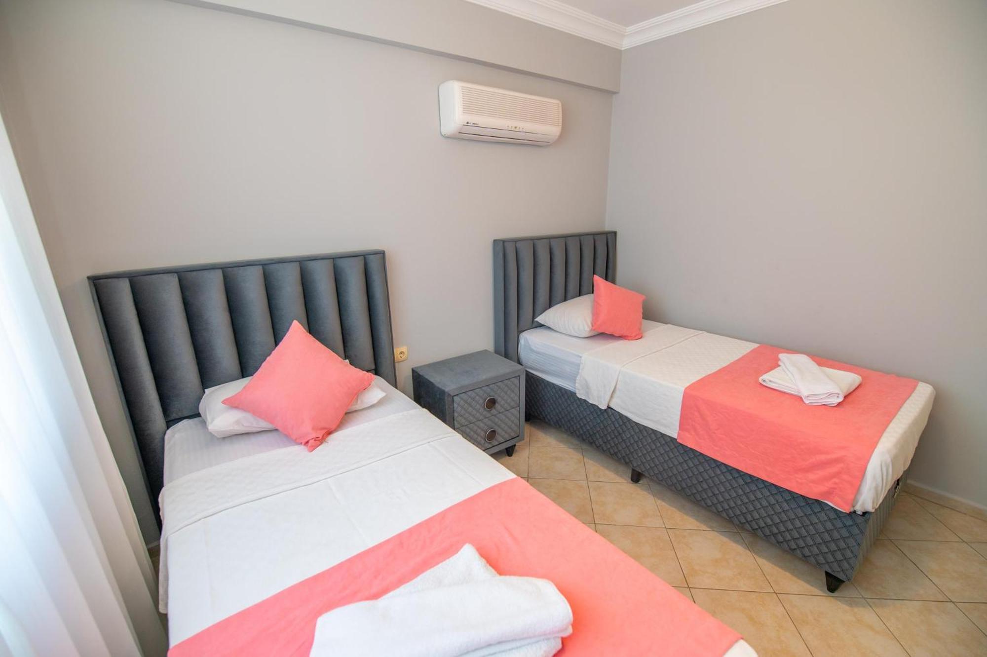 Sunset Beach Villas And Apartments Фетие Екстериор снимка