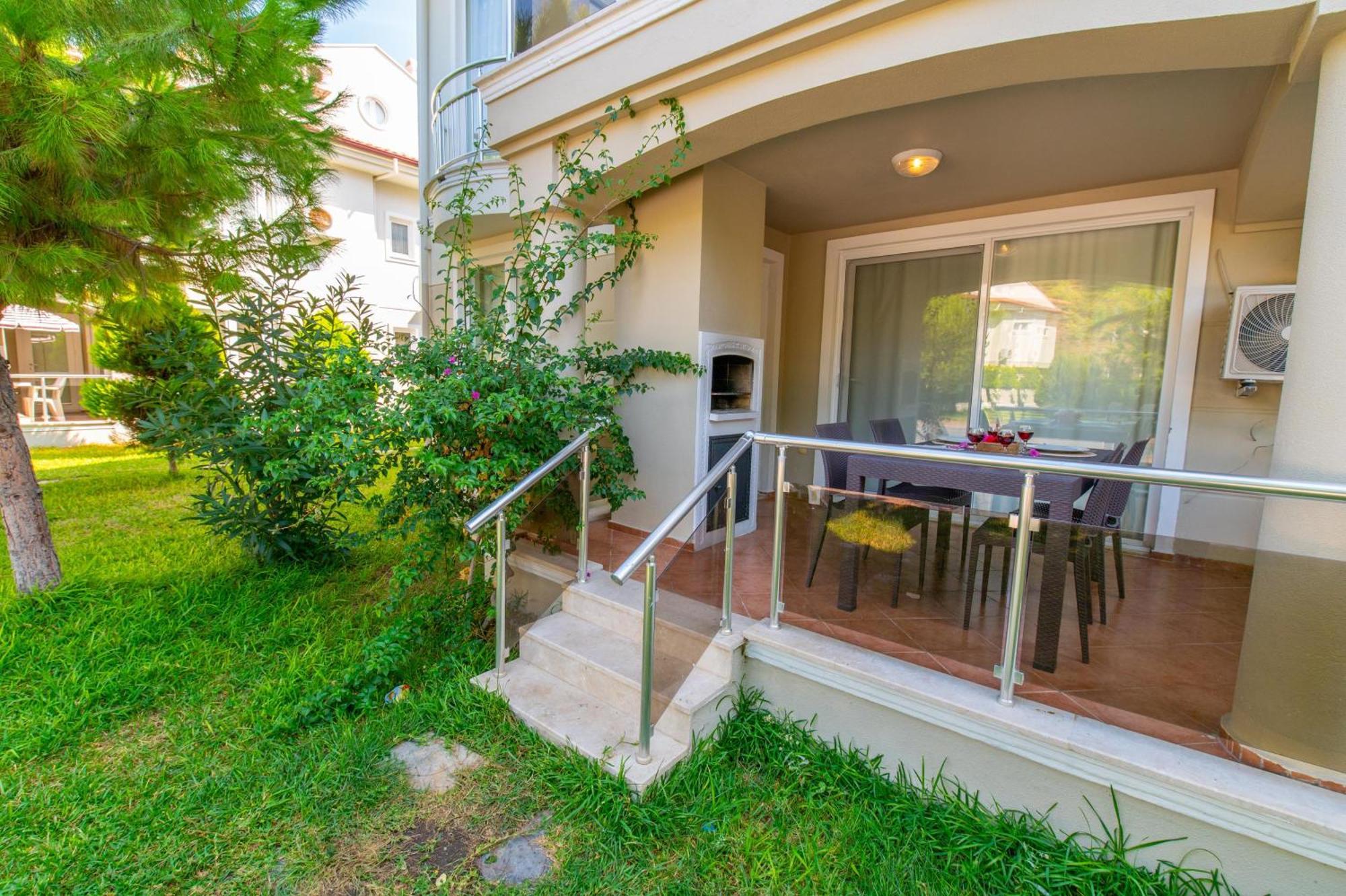 Sunset Beach Villas And Apartments Фетие Екстериор снимка