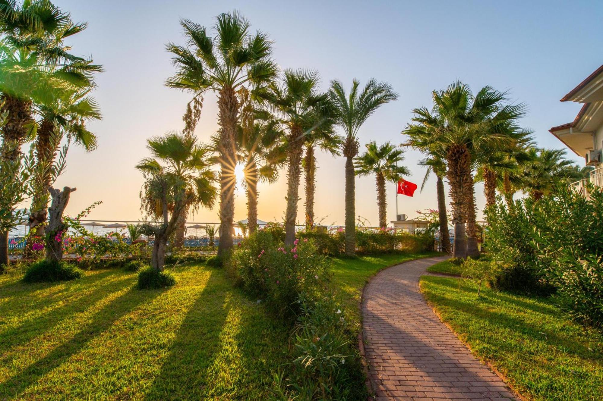 Sunset Beach Villas And Apartments Фетие Екстериор снимка
